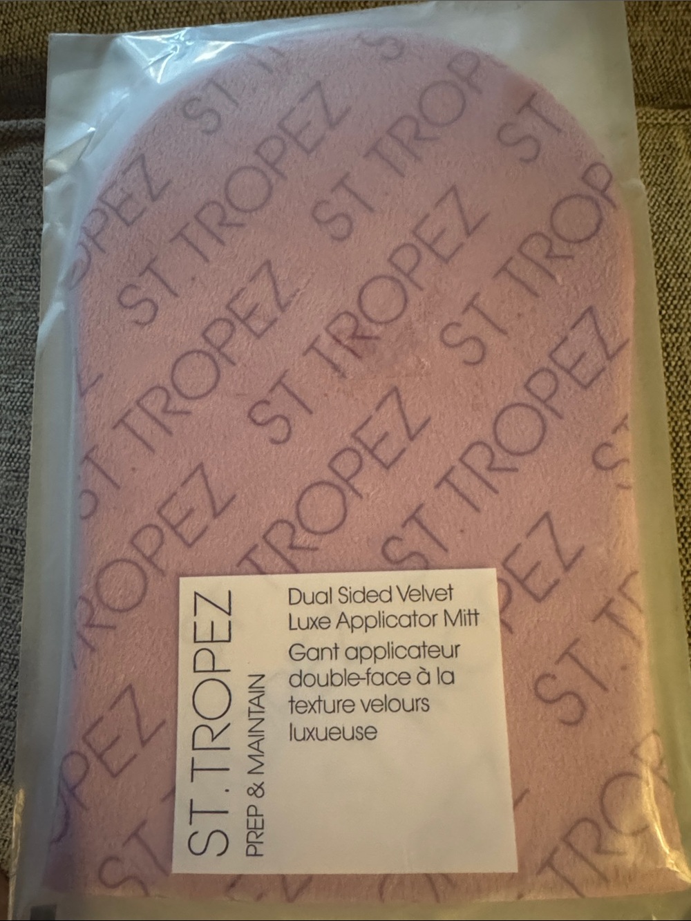 St. Tropez Dual-Sided Velvet Applicator Mitt in Light Pink 6 pack